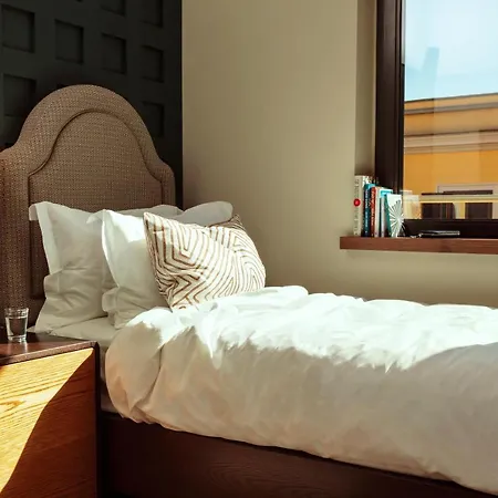 The Hoxton, Hotel 4*