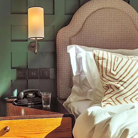 The Hoxton, Hotel
