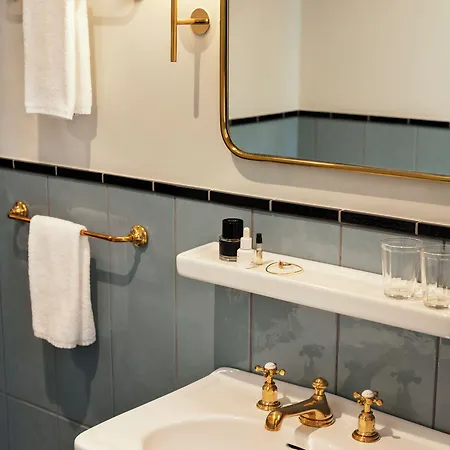 The Hoxton, Hotel