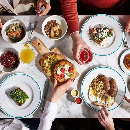 The Hoxton, Hotel Rom